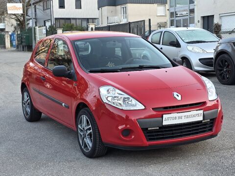 Renault Clio III 1.2 16V 75 eco2 Yahoo 2012 occasion BERNIN 38190