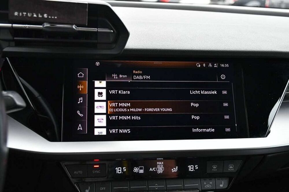 A3 45 TFSIe 245ch Auto. S Line Competition 1MAIN/CARPLAY/SIEGCH 2022 occasion 59280 Armenti&egrave;res