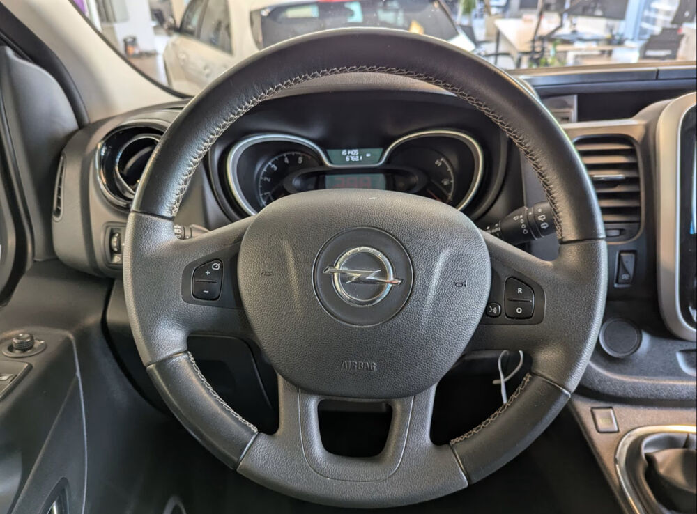 Vivaro  L2H1 1.6 CDTI 145 ch Bi-Turbo 2017 occasion 85600 Montaigu