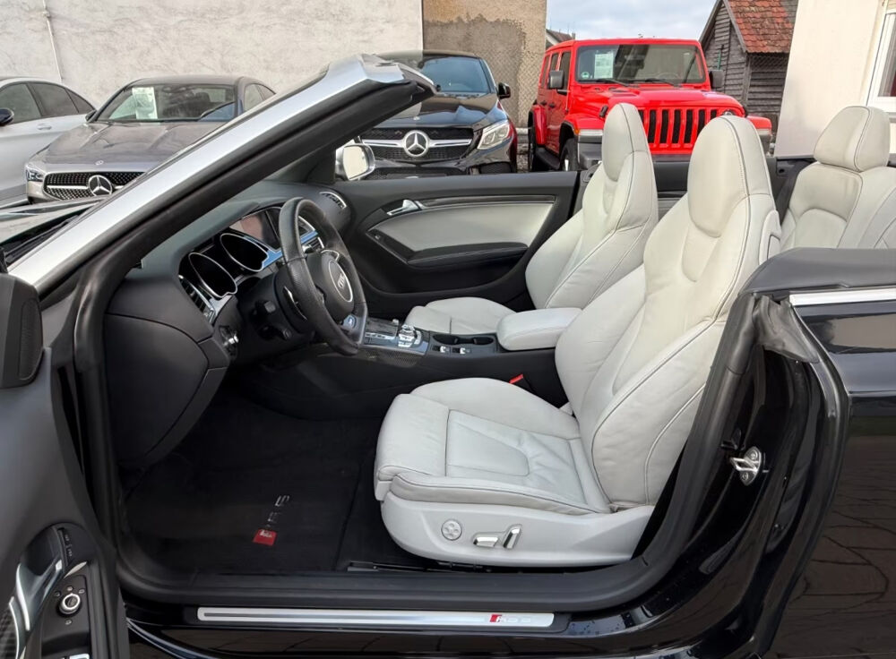 RS5 Cabriolet V8 4.2 FSi 450 Quattro S Tronic 7 2013 occasion 85600 Montaigu