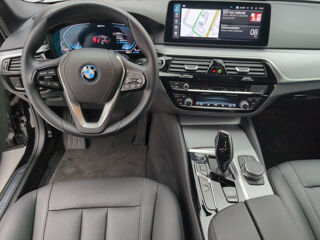 S&eacute;rie 5 Touring 530e TwinPower Turbo 292 ch BVA8 Business Design 2023 occasion 85600 Montaigu