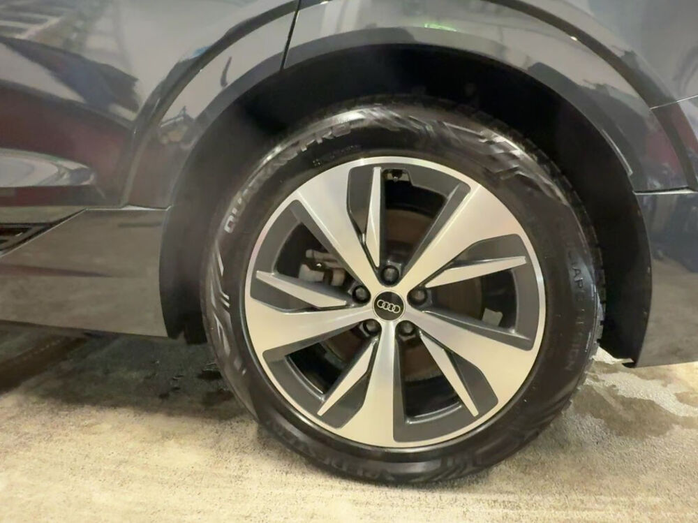 Q8 e-tron 55 408 ch 114 kWh Quattro Avus 2023 occasion 85600 Montaigu
