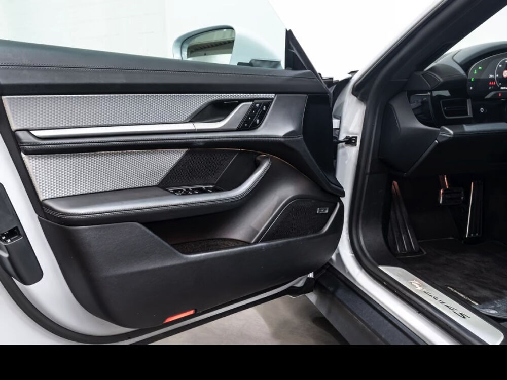 Taycan 598 ch GTS Sport Turismo 2024 occasion 85600 Montaigu