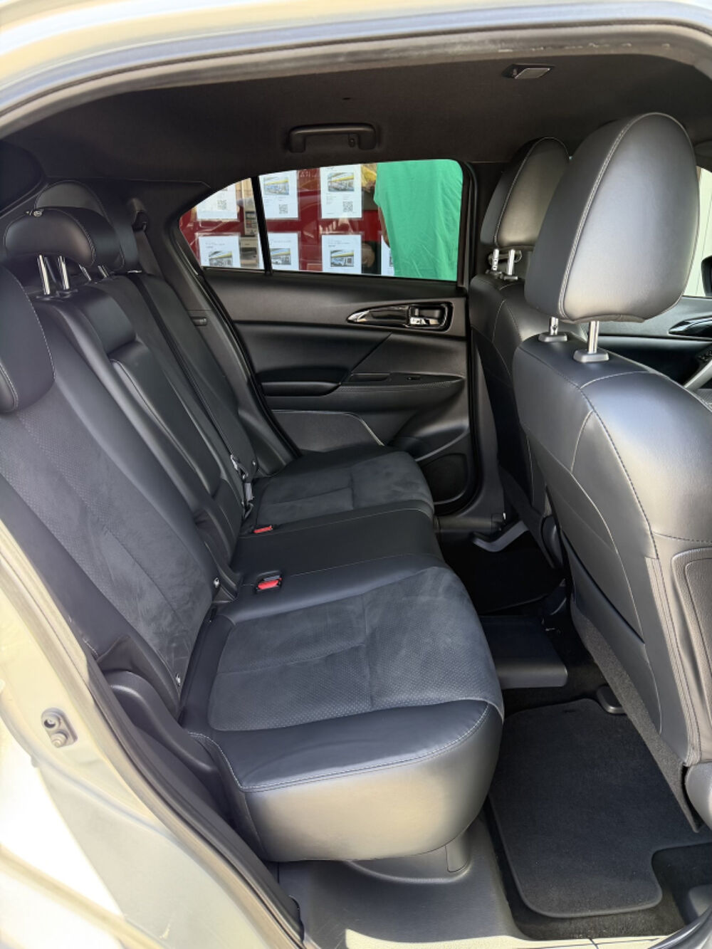 Eclipse Cross 2.4 MIVEC PHEV Twin Motor 4WD Business 2023 occasion 97122 Baie-Mahault