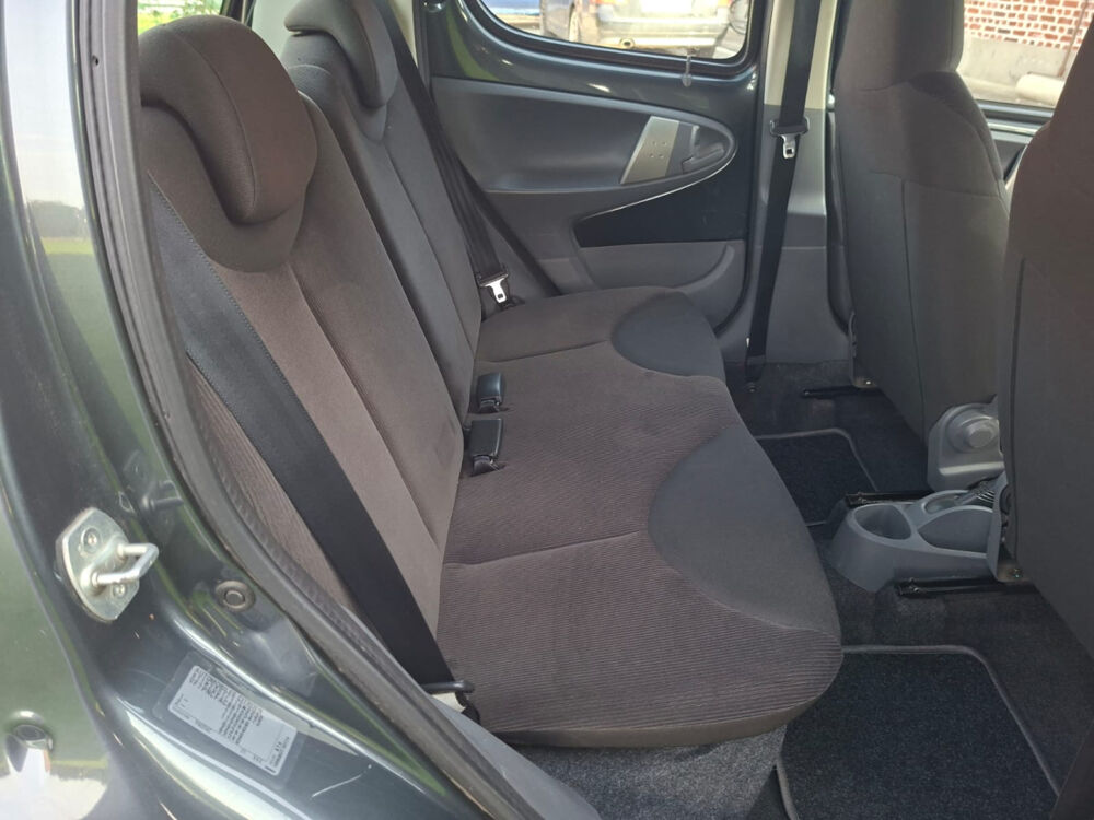 C1 1.0i 68ch MOTTOYOTA/USB/BLTH/AUX/1MAIN/GAR6M 2007 occasion 59280 Armenti&egrave;res