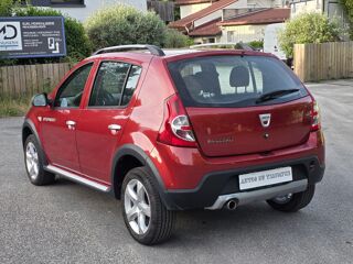 Sandero 1.6 MPI 90 1&deg;main 2011 occasion 38190 BERNIN