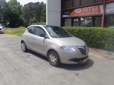 Lancia ypsilon ( 1.2 8v 69 ch Stop et Start Gold)