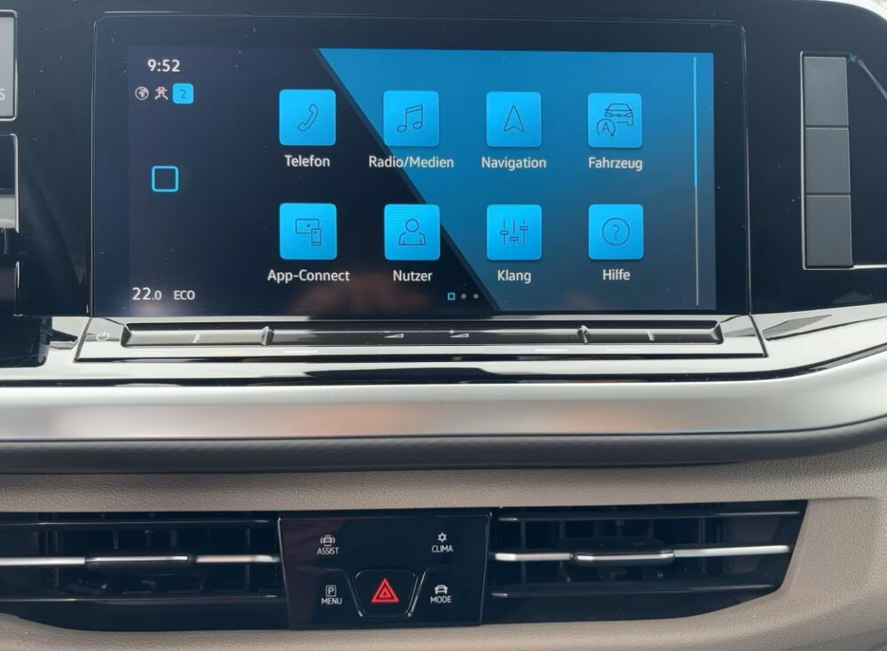 MULTIVAN Multivan Court 1.4 eHybrid 218 DSG6 Life 2022 occasion 85600 Montaigu