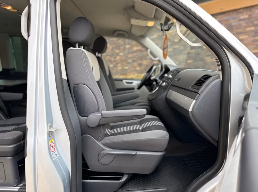 MULTIVAN Multivan 2.5 TDI 130 United Tiptronic 2009 occasion 85600 Montaigu