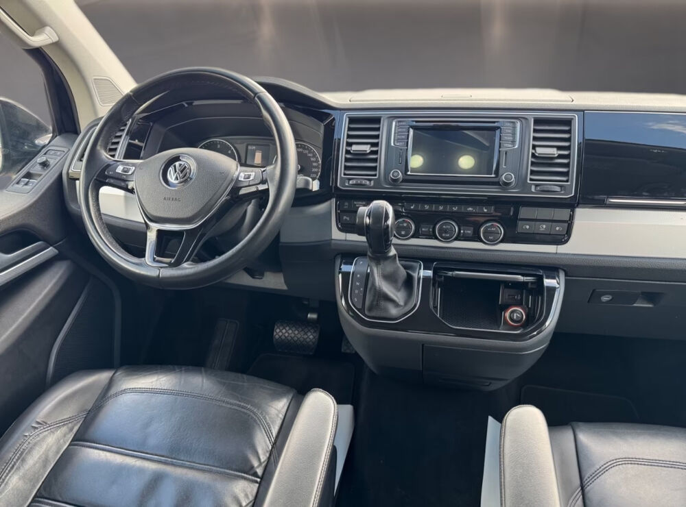 MULTIVAN Multivan 2.0 TDI 150 DSG7 HIGHLINE 2016 occasion 85600 Montaigu