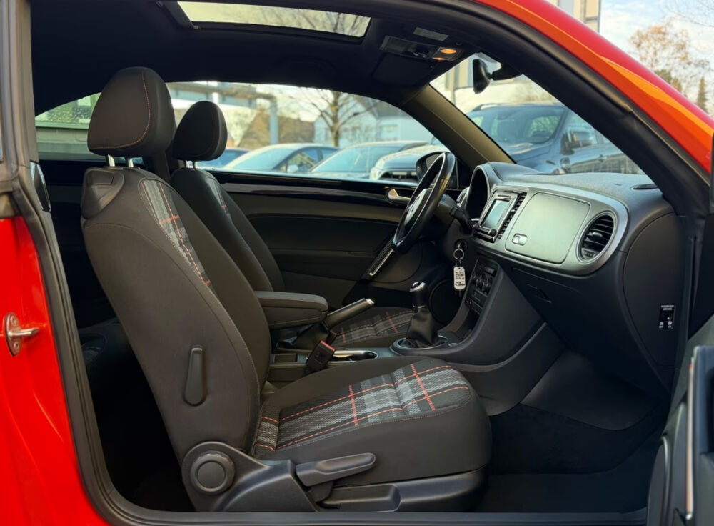 COCCINELLE II Coccinelle 1.2 TSI 105 Club 2015 occasion 85600 Montaigu