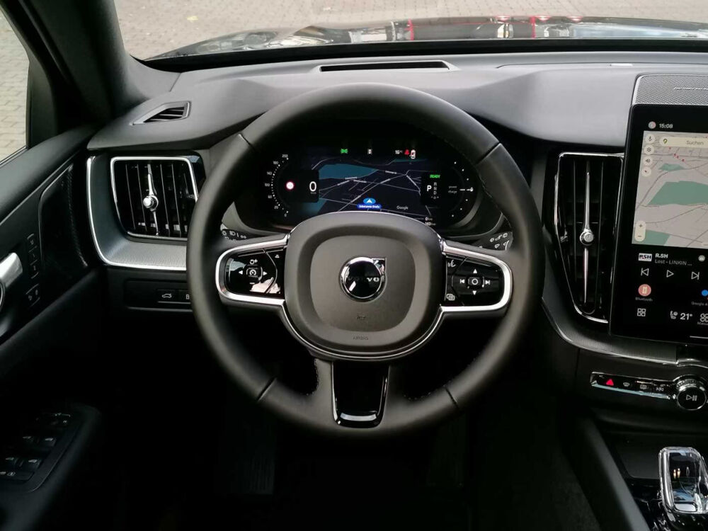 XC60 T6 Recharge AWD 253 ch + 145 ch Geartronic 8 Ultimate S 2026 occasion 85600 Montaigu