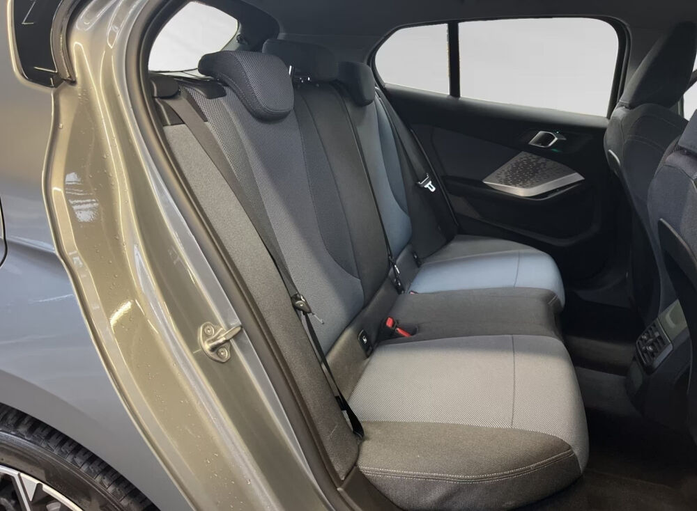 S&eacute;rie 1 120i 178 ch DKG7 Edition Sport 2024 occasion 85600 Montaigu