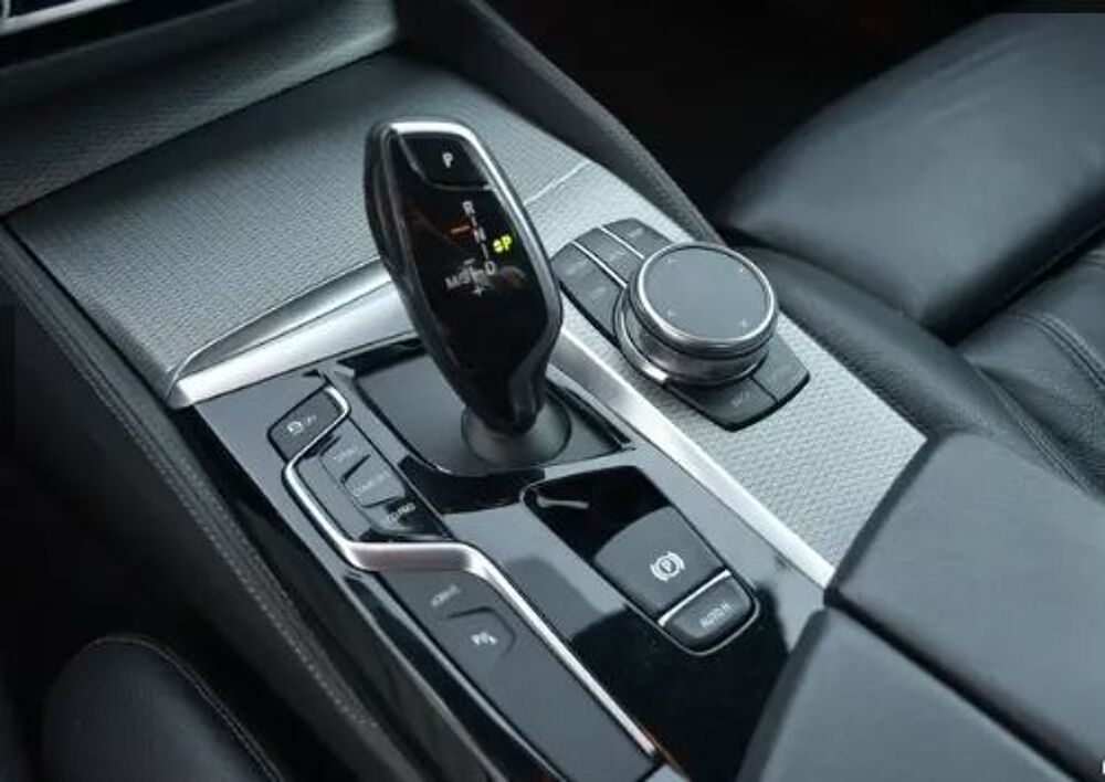 S&eacute;rie 5 530e iPerformance 252ch M Sport Black Pack SHADOW CAM/CUIRCH 2018 occasion 59280 Armenti&egrave;res