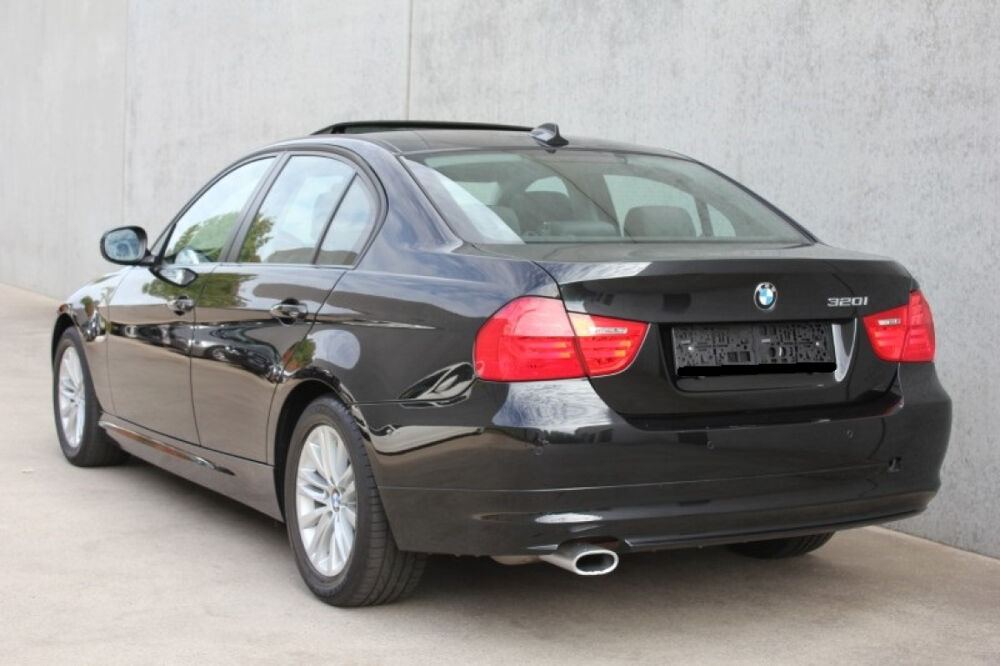 S&eacute;rie 3 320i 170ch 1MAIN/TOITOUVR/SIEGCHAUF/REGVIT/BLTH/XENON/JA/GAR 2011 occasion 59280 Armenti&egrave;res