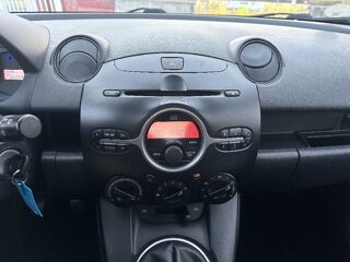 Mazda2 1.3L 75cv 2009 occasion 63800 Cournon-d'Auvergne