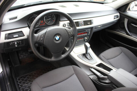 S&eacute;rie 3 318i 143ch Auto. REGVIT/PARKSENSOR/BLTH/JA/GAR12MOIS 2011 occasion 59280 Armenti&egrave;res