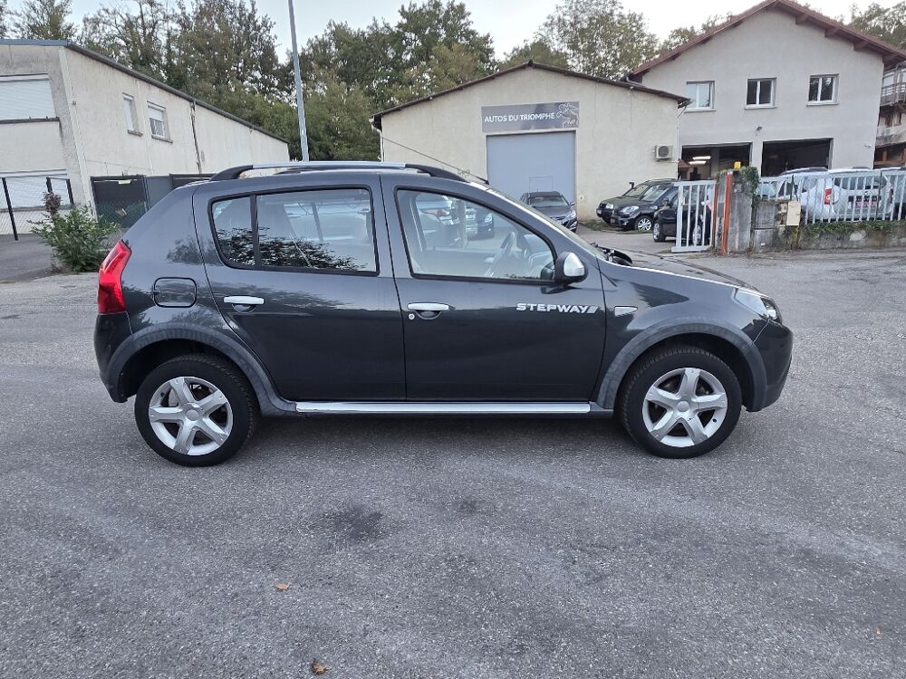 Sandero 1.6 16V 105 Bioethanol Stepway 2012 occasion 38190 BERNIN