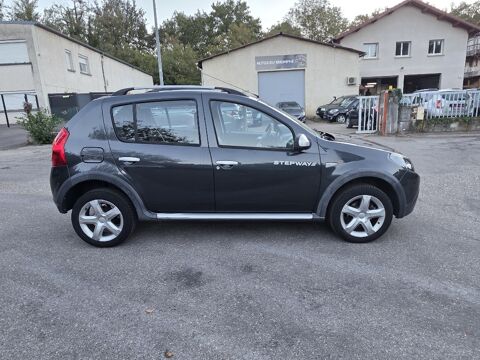 Sandero 1.6 16V 105 Bioethanol Stepway 2012 occasion 38190 BERNIN