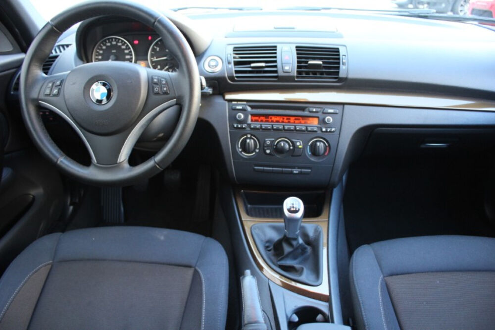 S&eacute;rie 1 116i 2.0 122ch 5 portes PARKSENSOR/ATTACHREM/JA/GAR12MOIS 2011 occasion 59280 Armenti&egrave;res