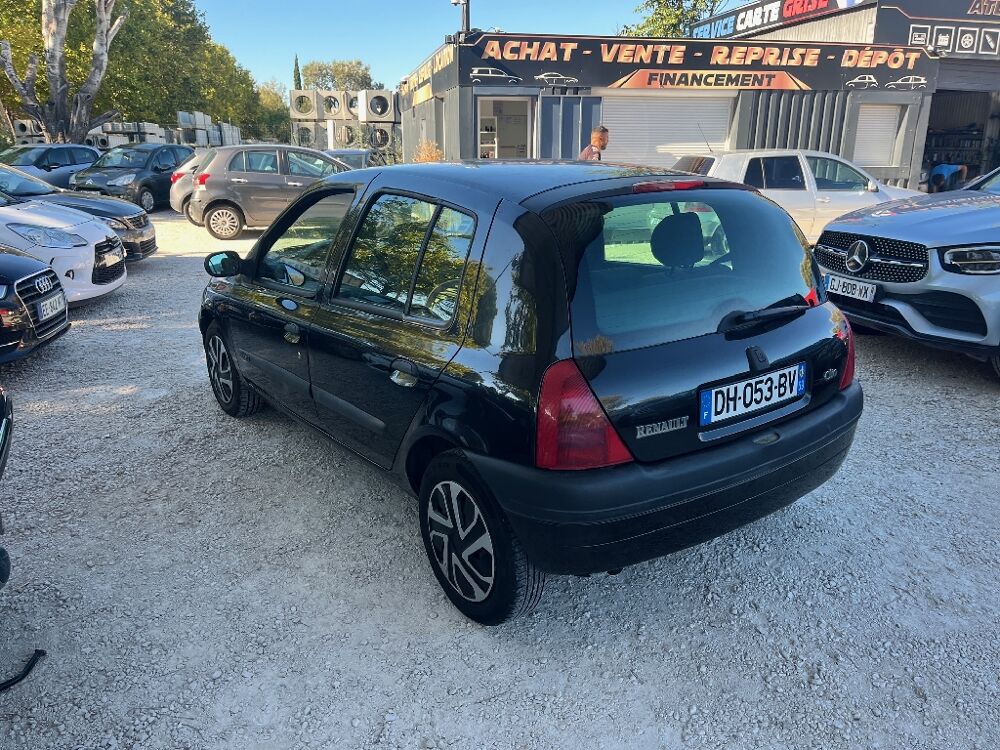 Clio 1.9 dti 80ch Moteur chang&eacute; 2000 occasion 84000 AVIGNON