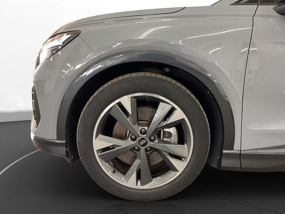 Q4 e-tron 45 quattro 265 ch 82 kW S line 2022 occasion 85600 Montaigu