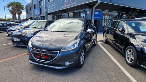 Peugeot 208 ( 1.2 PureTech 82ch BVM5 Style DISTRI OK