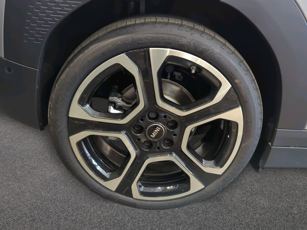 MINI COUPE MINI COOPER Aceman E 184 ch Favoured 2025 occasion 85600 Montaigu