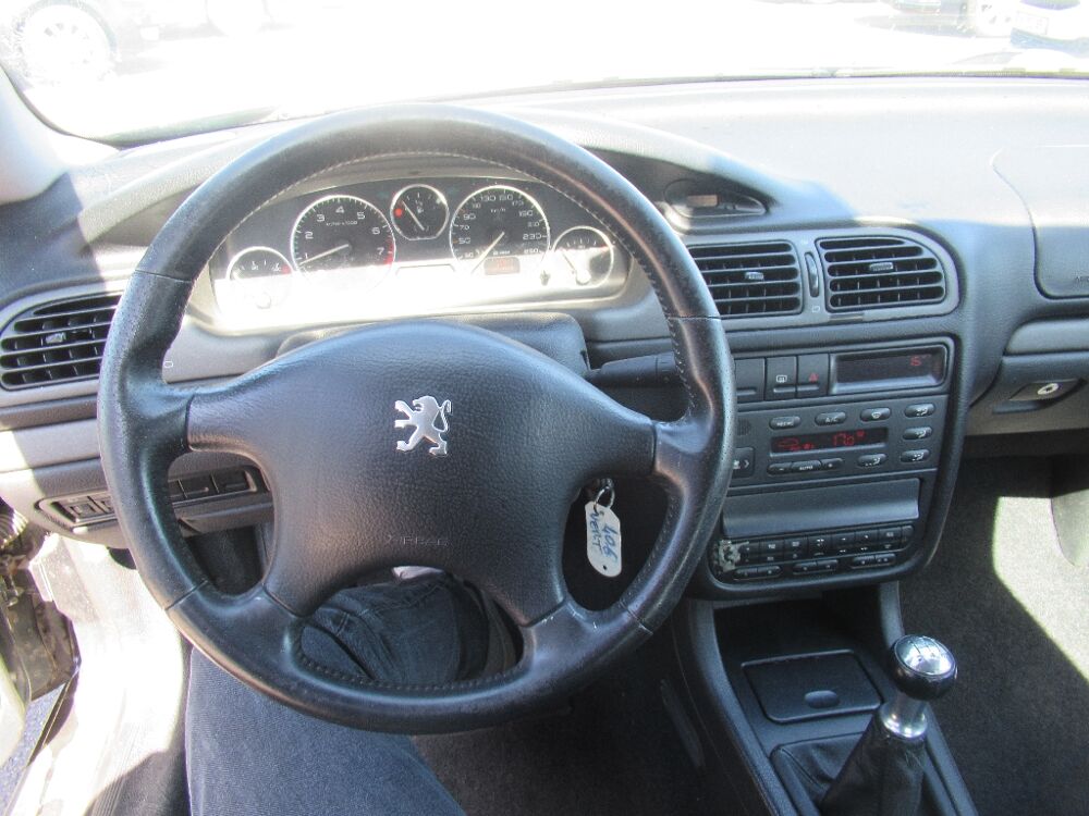 406 Coupe 3.0i V6 194chv BVM5 1998 occasion 10410 Saint-Parres-aux-Tertres