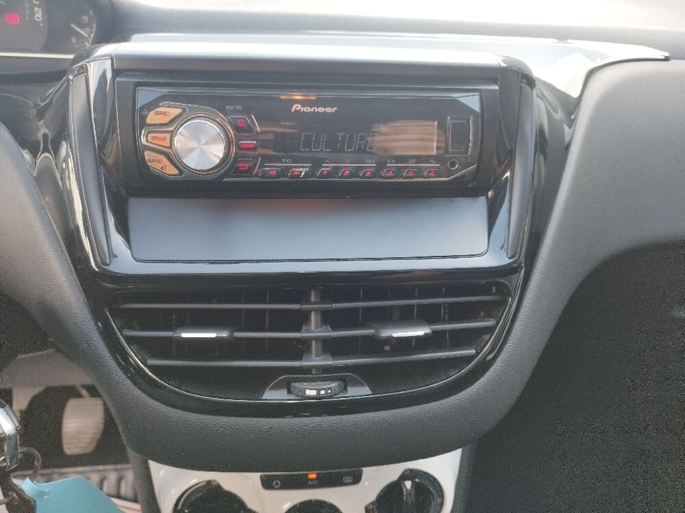 208 1.0 PureTech 68ch BVM5 Like 2015 occasion 56700 Merlevenez