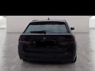 S&eacute;rie 5 Touring 530e TwinPower Turbo 292 ch BVA8 Business Design 2023 occasion 85600 Montaigu