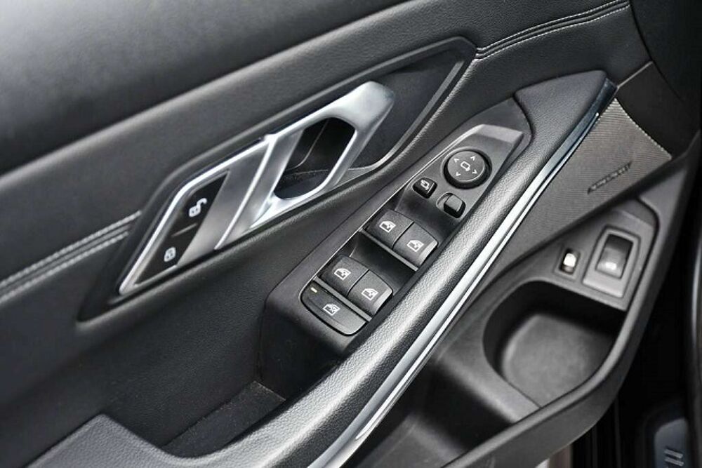 S&eacute;rie 3 330e 292ch Pack M Sport TOITPANO/ATTACHREM/HARMANKARDON/CAM/ 2020 occasion 59280 Armenti&egrave;res