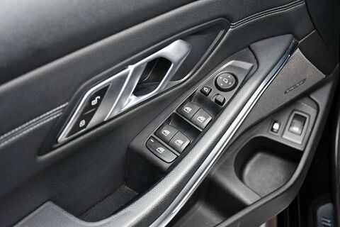 S&eacute;rie 3 330e 292ch Pack M Sport TOITPANO/ATTACHREM/HARMANKARDON/CAM/ 2020 occasion 59280 Armenti&egrave;res