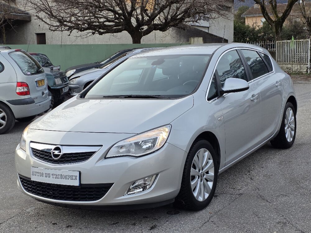 Astra 1.4 Turbo 140 ch Cosmo 2010 occasion 38190 BERNIN