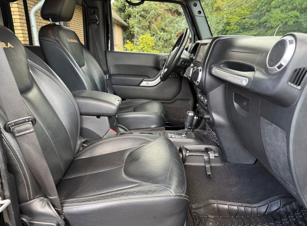 Wrangler 2.8 CRD 200 Unlimited Sahara BLACK BEAUTY 2014 occasion 85600 Montaigu
