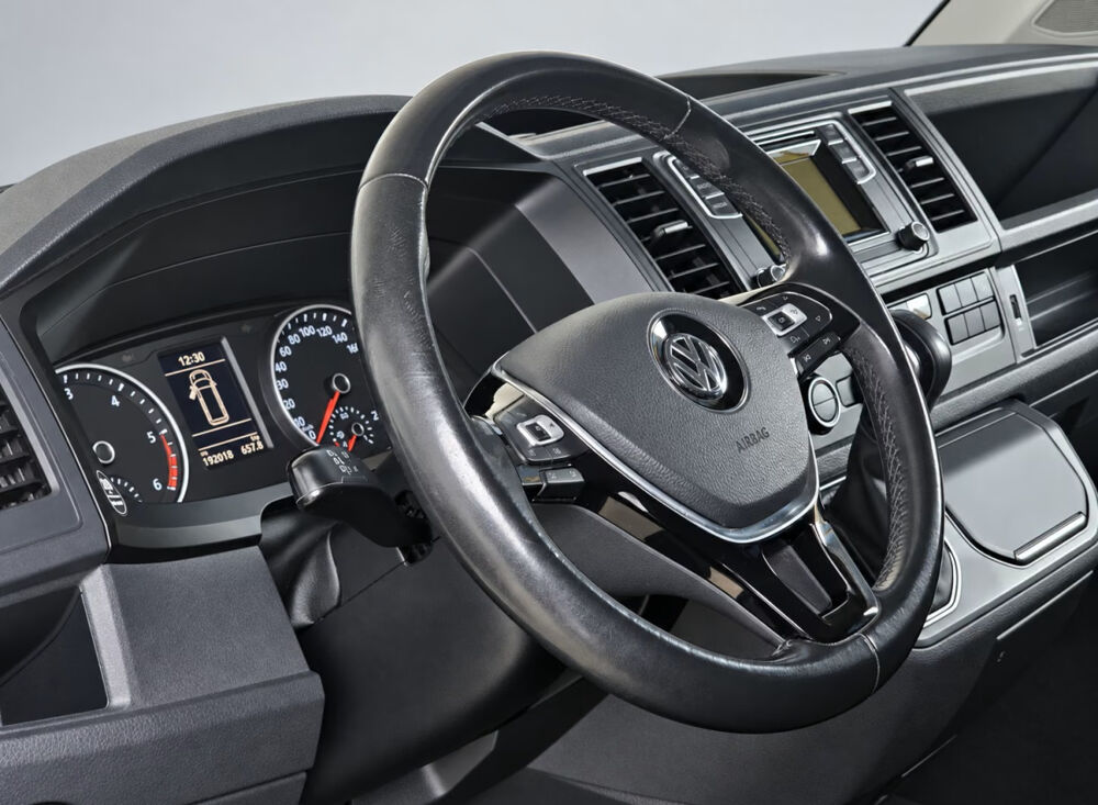 MULTIVAN Multivan 2.0 TDI 150 DSG7 4Motion 2016 occasion 85600 Montaigu