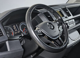 MULTIVAN Multivan 2.0 TDI 150 DSG7 4Motion 2016 occasion 85600 Montaigu