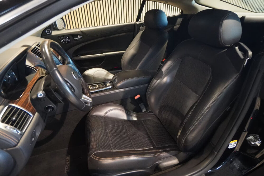 XK Coup&eacute; 5.0 V8 - 385 Portfolio A 2012 occasion 85600 Montaigu