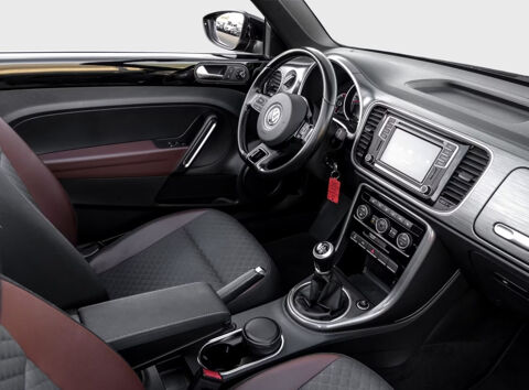 COCCINELLE II Coccinelle Cabriolet 1.2 TSI 105 Allstar 2017 occasion 85600 Montaigu