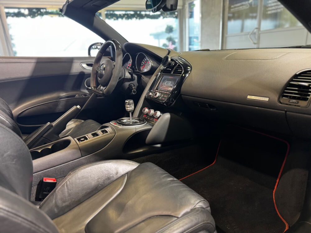 R8 Spyder V8 4.2 FSI 430 Quattro 2011 occasion 85600 Montaigu