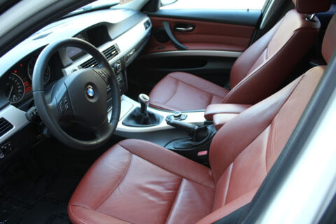 S&eacute;rie 3 318i 143ch CUIR/REGVIT/PARKSENSOR/BLTH/JA/GAR12MOIS 2012 occasion 59280 Armenti&egrave;res