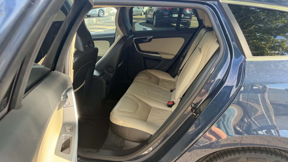 V60 1.6 T3 150 ch XENIUM 2012 occasion 30620 Bernis
