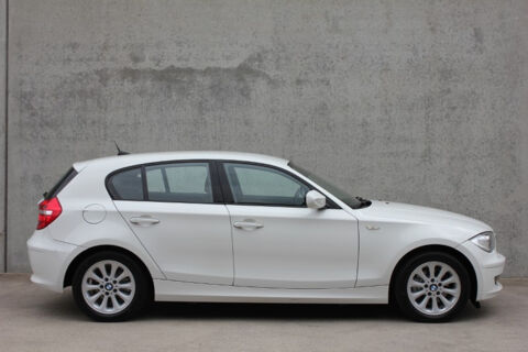 S&eacute;rie 1 118i 2.0 143ch Auto. SIEGCHAUF/REGVIT/BLTH/PARKSENSOR/JA/GAR 2011 occasion 59280 Armenti&egrave;res