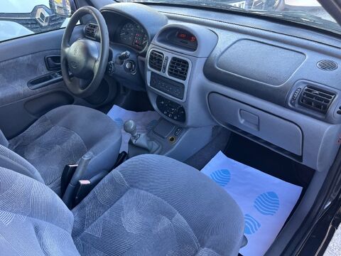 Clio 1.9 dti 80ch Moteur chang&eacute; 2000 occasion 84000 AVIGNON