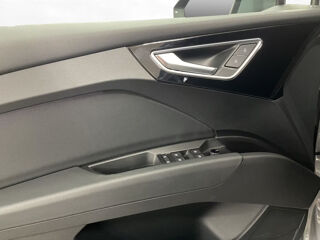 Q4 e-tron 45 quattro 265 ch 82 kW S line 2022 occasion 85600 Montaigu