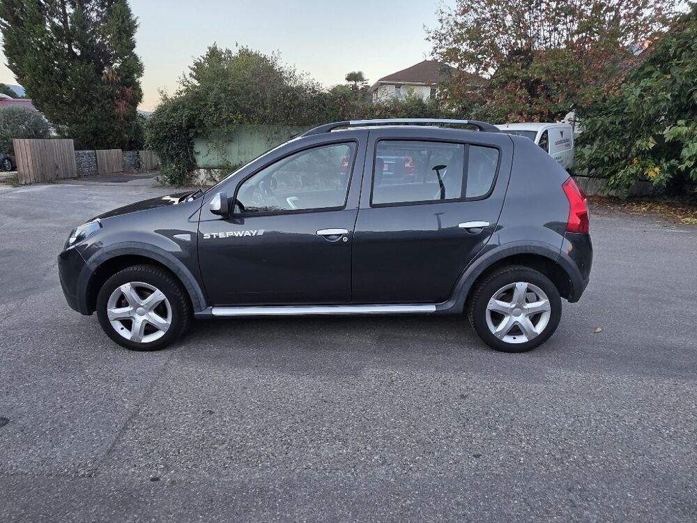 Sandero 1.6 16V 105 Bioethanol Stepway 2012 occasion 38190 BERNIN
