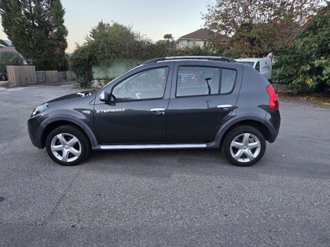 Sandero 1.6 16V 105 Bioethanol Stepway 2012 occasion 38190 BERNIN