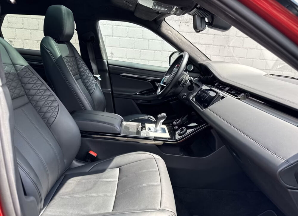 Range Rover Evoque Mark III P300e PHEV AWD BVA8 R-Dynamic Au 2022 occasion 85600 Montaigu