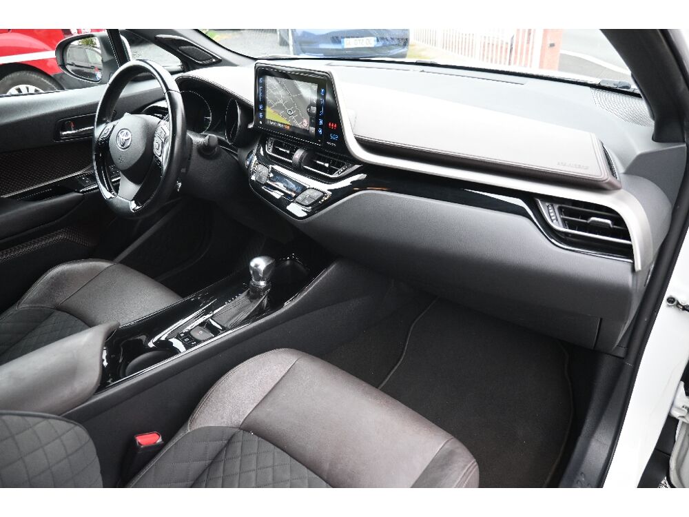 C-HR 122h Distinctive 2017 occasion 63800 Cournon-d'Auvergne
