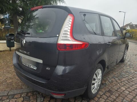 M&eacute;gane DCI 110 FAP ECO2 7 places 2010 occasion 78300 Poissy